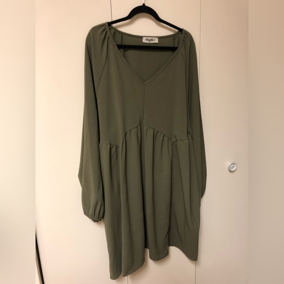 Green Dress with Pockets - Picture 1 of 5